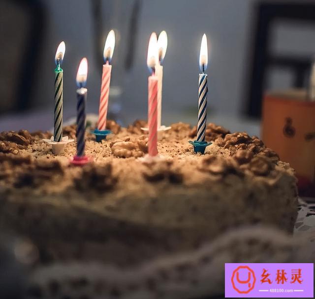 过生日发朋友圈的句子（2023年祝自己生日快乐的文案今天生日，代替许愿，十元一个喔！）
